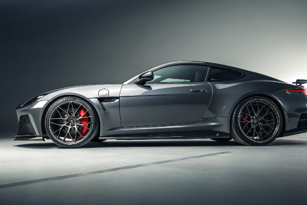 [deep concave wheels](https://www.velgenwheels.com/blogs/blog/deep-dish-vs-concave-wheels?srsltid=AfmBOorkaPkDBnGHJO5hU0Dl6D5Fk0sU6utzDpusO5HfAFkG-xdihSOM) on sports car