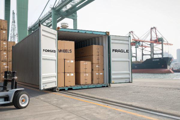 shipping containers with wheels