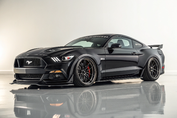 Widebody Mustang with custom wheels