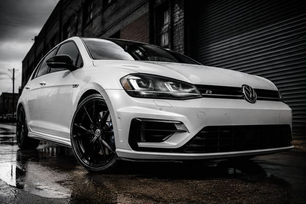 Black Wheels on White Volkswagen Golf R Black wheels on white Volkswagen Golf R