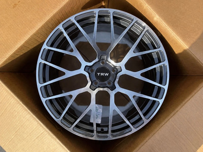 TRW402