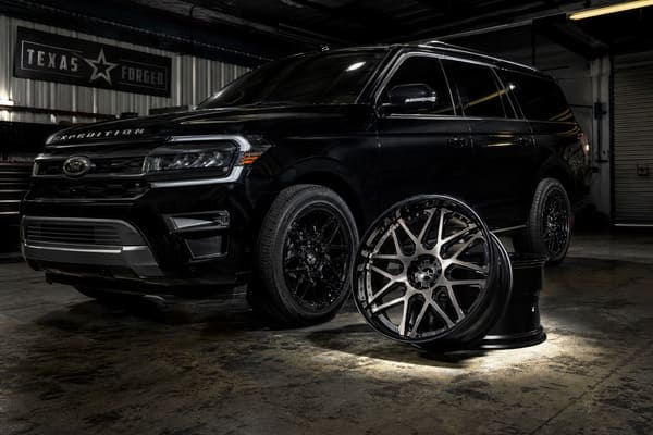 How to Select Perfect Wheels for a Black Ford Expedition\ black ford expedition custom forged wheels guide