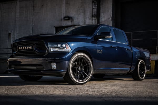 Wheel Colors for Dark Blue RAM 1500 Dark blue RAM 1500 with gunmetal and black wheels